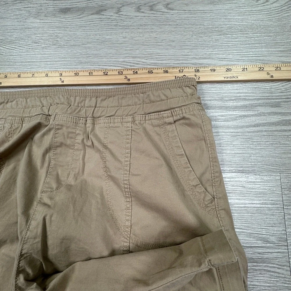 Lee Womens Shorts Relaxed Fit Mid Rise Khaki Tan 16W Cargo Stretch Pockets